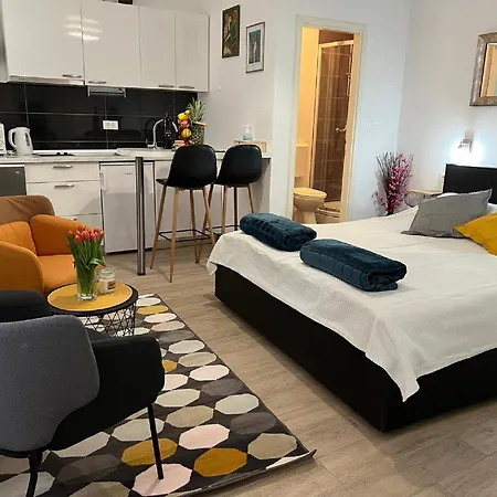 Noa Old Town Apartment
