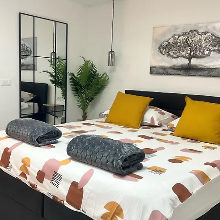 Noa Old Town Apartment *